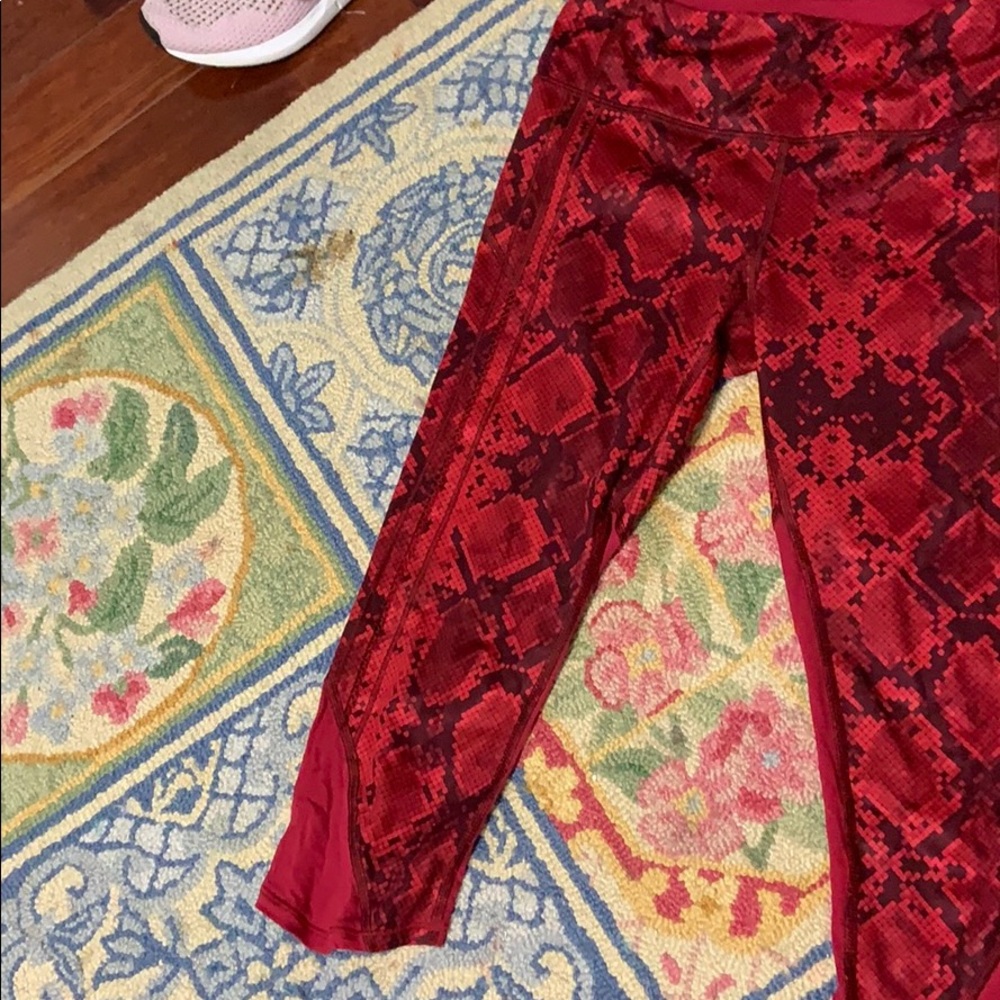 Lululemon workout leggings - Picture 2 of 4